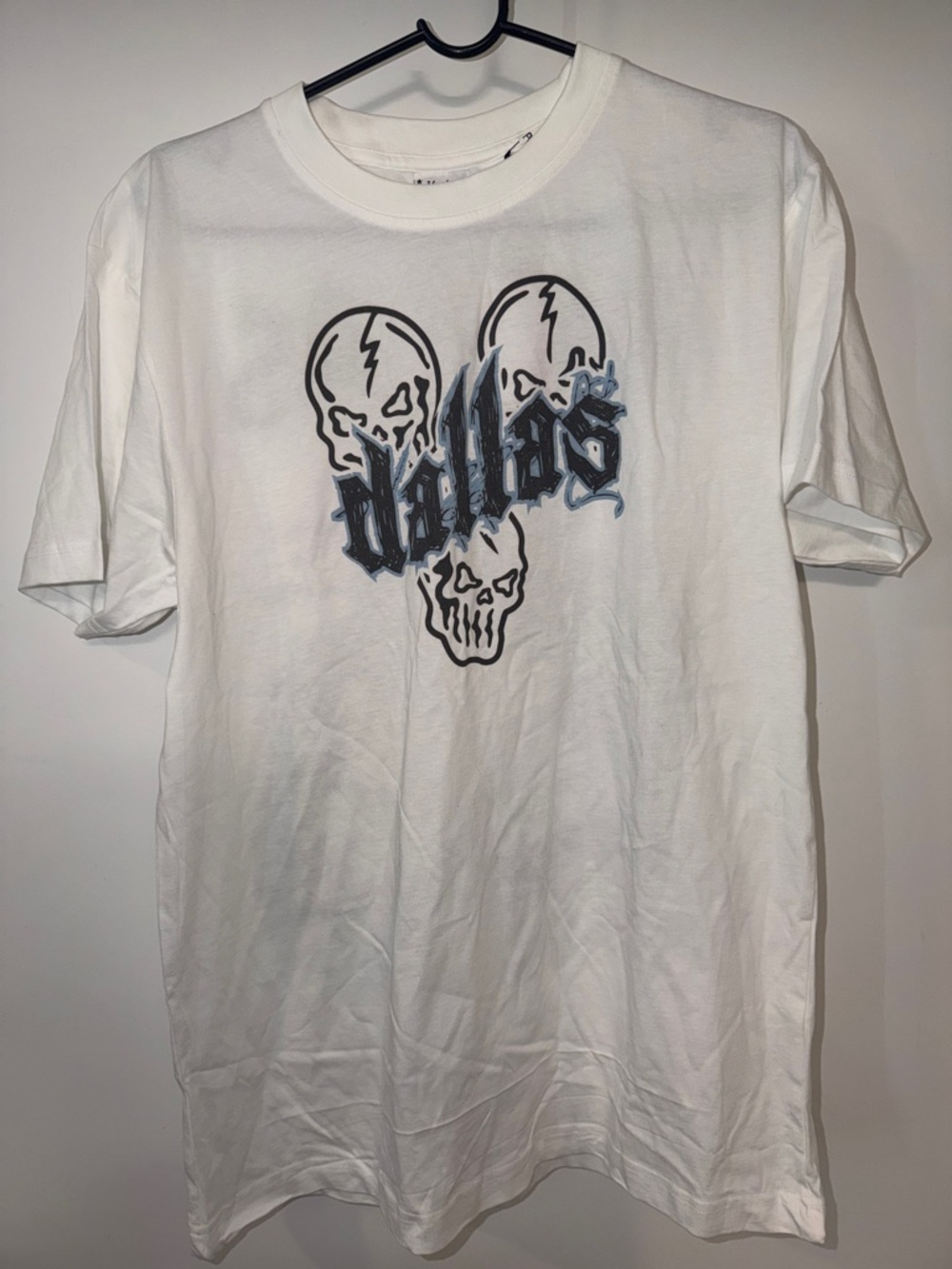 💀🏈💀 Dallas Cowboys Graphic Short-Sleeve Tee - Size M